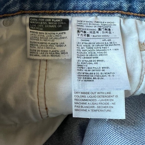 Levi's 501 Denim Cutoff Shorts Vintage with Button Fly Size 33 - Picture 11 of 14